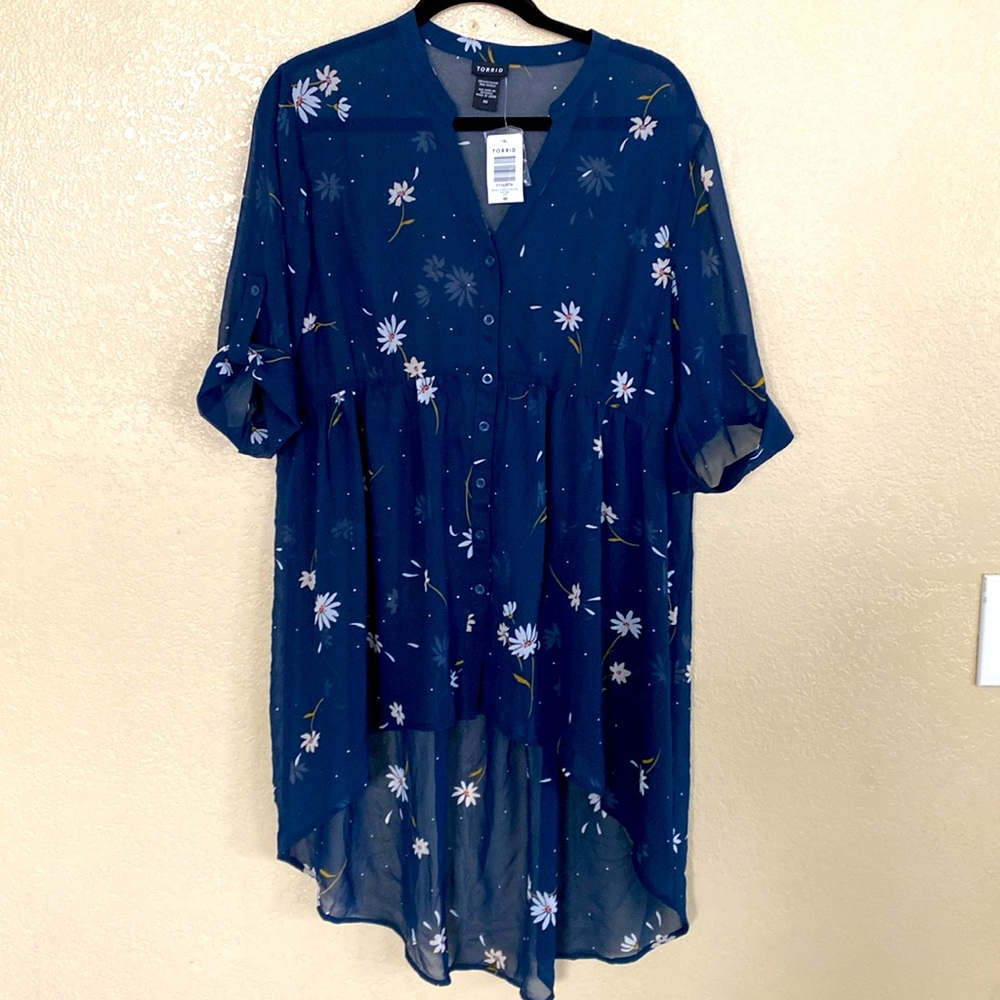 Blue with white daisy chiffon Hilow tunic